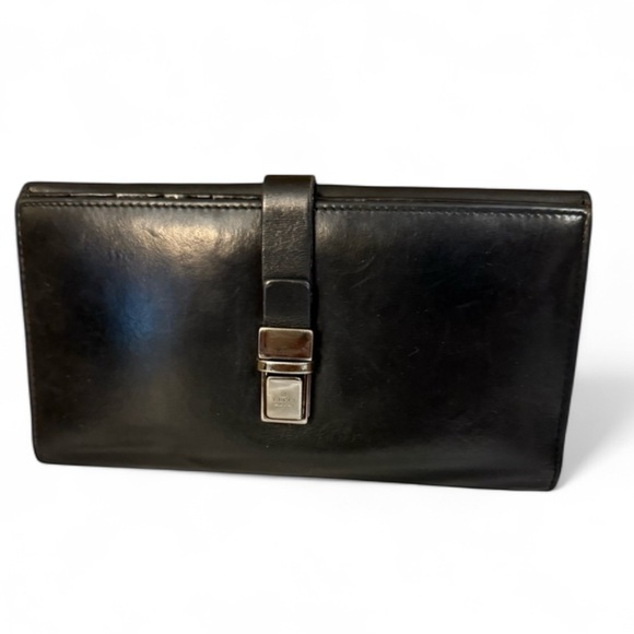 Gucci Handbags - Gucci Black wallet